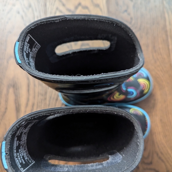 Kids' Black Rainbow Boots - Picture 7 of 7